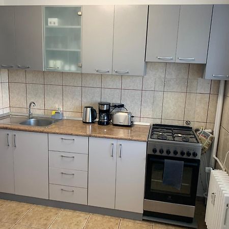 Victoriei Boulevard Private Apartment Brasov Luaran gambar