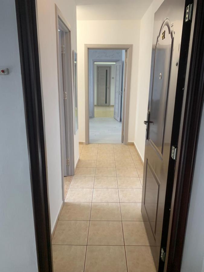 Victoriei Boulevard Private Apartment Brasov Luaran gambar